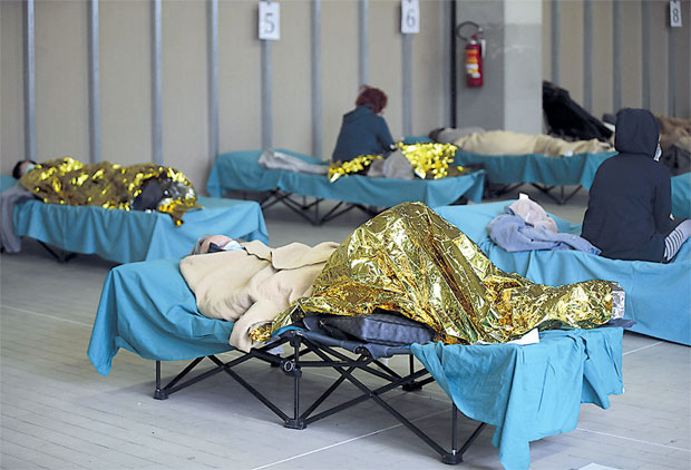  Епидемија корона вируса унела немир: Све више држава у ванредном стању